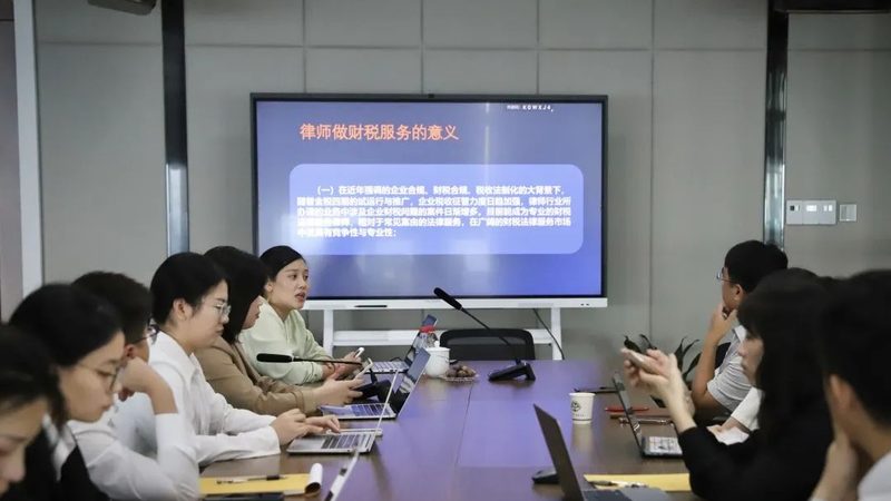 法律咨询费用如何确定？揭秘费用构成与影响因素